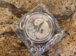 1993 1oz 10 Yuan Chine Pièce d'argent Panda (Petite date) BU