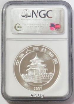 1997 Chine en argent 10 yuans Petit date Panda 1 oz NGC état de frappe 69