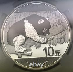 2016 Chine 10 yuans 30 g. Panda en argent 999, l’une des 30 000 premières frappes, NGC MS69