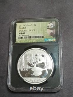 2017 Panda chinois de Chine S10y, émission anticipée, 1 oz, argent fin 999, classé par NGC MS69