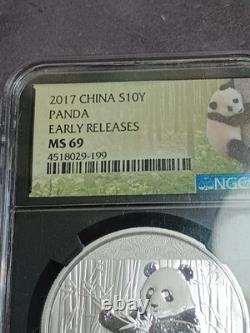 2017 Panda chinois de Chine S10y, émission anticipée, 1 oz, argent fin 999, classé par NGC MS69