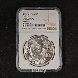 Grande et petite brindille + petite date 1995 Chine 10 Yuan 1 once Panda pièce en argent NGC MS69