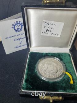 Monnaie en argent de 5 Yuan géant panda WWF de Chine 1986 dans une capsule avec étui et certificat d'authenticité