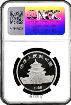 Monnaie en platine chinoise Panda Proof petite date 1 oz. 9995 de 1988 NGC PF69 UC
