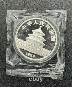 Panda chinois 1989 en argent épreuve 10 Yuan 1oz. 999 ronde en argent fin avec boîte et certificat d'authenticité (OGP)