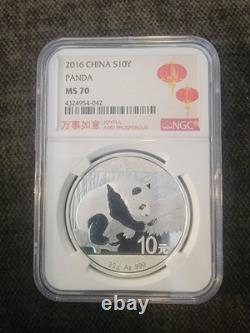 Panda géant de 10 Yuans chinois de 2016 sur une branche de bambou. Argent de 30 gm.