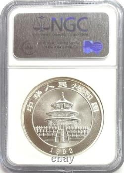 Pièce de 10 Yuan en argent de Chine 1992 1 Oz Panda Petite Date NGC État de Frappe 69