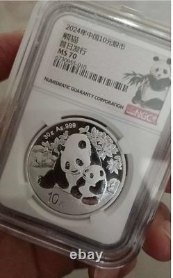 Pièce de 10 yuans en argent Panda de Chine 2024 30g avec étiquette 'PREMIER JOUR D'ÉMISSION'