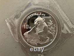 Pièce de monnaie panda en argent Chine de 1 once, 10 yuans, de 1998 (petite date) non circulée dans une capsule