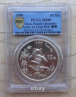 Une paire de pièces d'argent Panda de Chine de 1996 de 1 once, certifiées PCGS MS69 (petite et grande date)